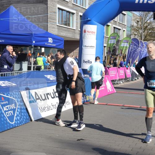 12.04.2026 - 45. Internationalen Wilhelmsburger Insellauf Strokosch-Dieckow http://msf.ph/oto/9462711 12.04.2026 10:52:49 Ziel 2256, 2255, 5501, 5574, 4710 meine-sportfotos.de