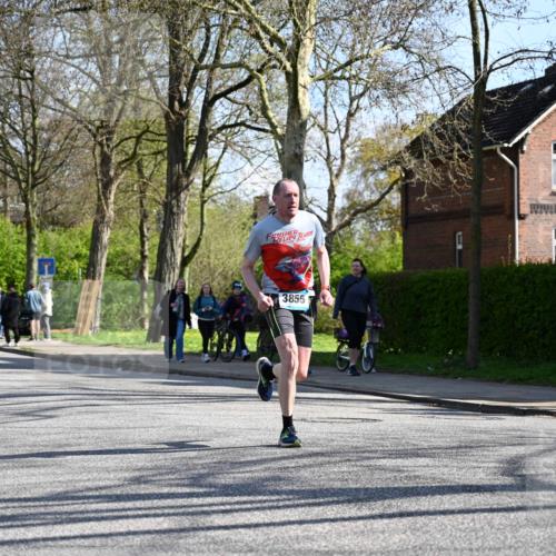 12.04.2026 - 45. Internationalen Wilhelmsburger Insellauf J. Mangold http://msf.ph/oto/9462725 12.04.2026 10:50:14 Ziel 4929, 4634, 3186, 3326, 3556, 3228, 5041, 5033, 4435, 2720, 3234, 3855, 2154, 3608, 4903, 2496, 2198, 2197 meine-sportfotos.de