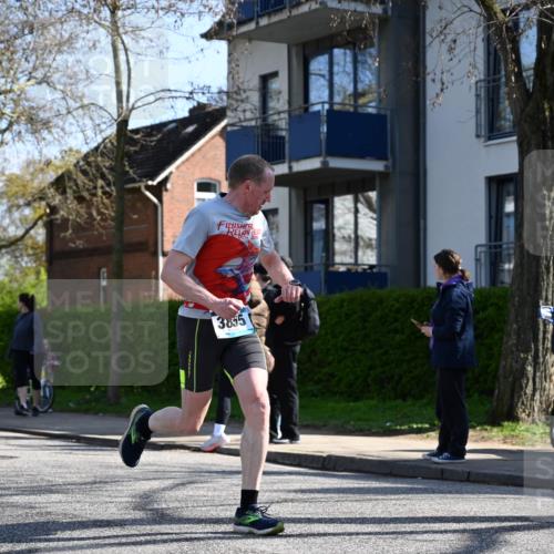 12.04.2026 - 45. Internationalen Wilhelmsburger Insellauf J. Mangold http://msf.ph/oto/9462746 12.04.2026 10:50:15 Ziel 4634, 3186, 3326, 3556, 3228, 5041, 5033, 4435, 2720, 3234, 3855, 2154, 3608, 4903, 2496, 2198, 2197 meine-sportfotos.de