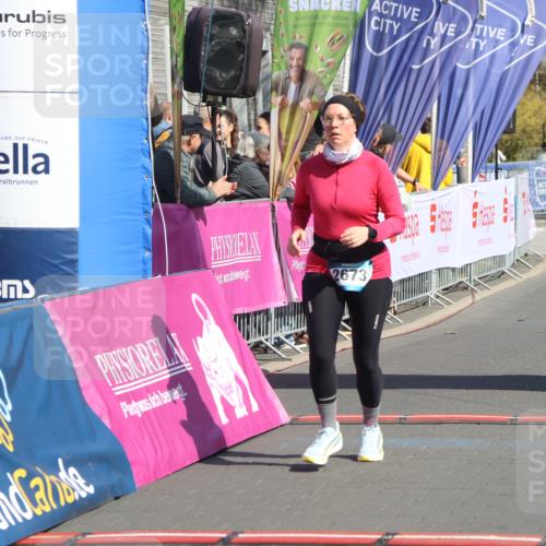 12.04.2026 - 45. Internationalen Wilhelmsburger Insellauf Strokosch-Dieckow http://msf.ph/oto/9462748 12.04.2026 11:11:39 Ziel 2673, 2326, 4633 meine-sportfotos.de