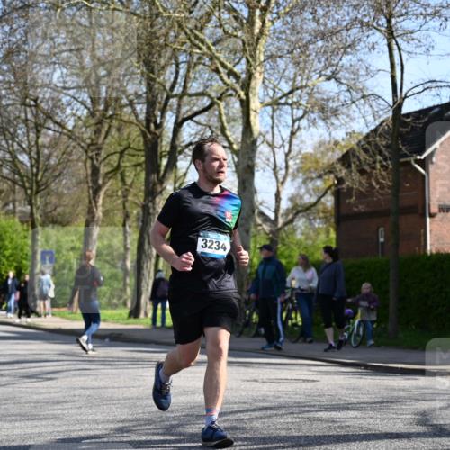 12.04.2026 - 45. Internationalen Wilhelmsburger Insellauf J. Mangold http://msf.ph/oto/9462757 12.04.2026 10:50:16 Ziel 4634, 3186, 3326, 3556, 3228, 5041, 5033, 4435, 2720, 3234, 3855, 2154, 3608, 4903, 2496, 2198, 2197 meine-sportfotos.de