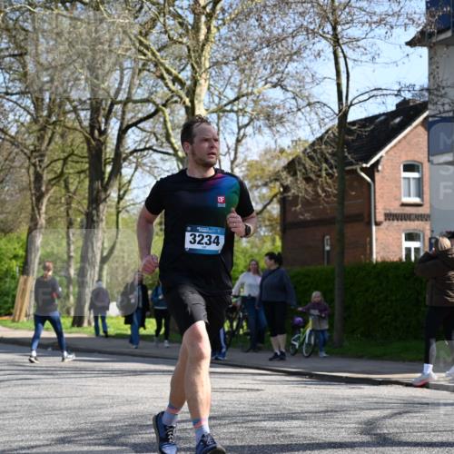 12.04.2026 - 45. Internationalen Wilhelmsburger Insellauf J. Mangold http://msf.ph/oto/9462763 12.04.2026 10:50:17 Ziel 4634, 3186, 3326, 3556, 3228, 5041, 5033, 4435, 2720, 3234, 3855, 2154, 3608, 4903, 2496, 2198, 2197, 2198, 2197 meine-sportfotos.de