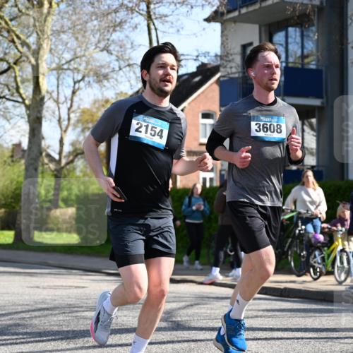 12.04.2026 - 45. Internationalen Wilhelmsburger Insellauf J. Mangold http://msf.ph/oto/9462774 12.04.2026 10:50:25 Ziel 5033, 4435, 2720, 3234, 3855, 2154, 3608, 4903, 2496, 2198, 2197, 3039, 3550, 4659, 2935, 5823 meine-sportfotos.de