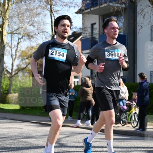 12.04.2026 - 45. Internationalen Wilhelmsburger Insellauf J. Mangold http://msf.ph/oto/9462775 12.04.2026 10:50:25 Ziel 5033, 4435, 2720, 3234, 3855, 2154, 3608, 4903, 2496, 2198, 2197, 3039, 3550, 4659, 2935, 5823 meine-sportfotos.de