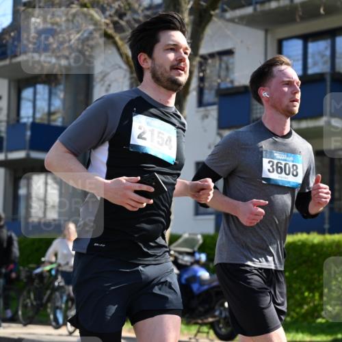 12.04.2026 - 45. Internationalen Wilhelmsburger Insellauf J. Mangold http://msf.ph/oto/9462787 12.04.2026 10:50:26 Ziel 4435, 2720, 3234, 3855, 2154, 3608, 4903, 2496, 2198, 2197, 3039, 3550, 4659, 2935, 5823 meine-sportfotos.de