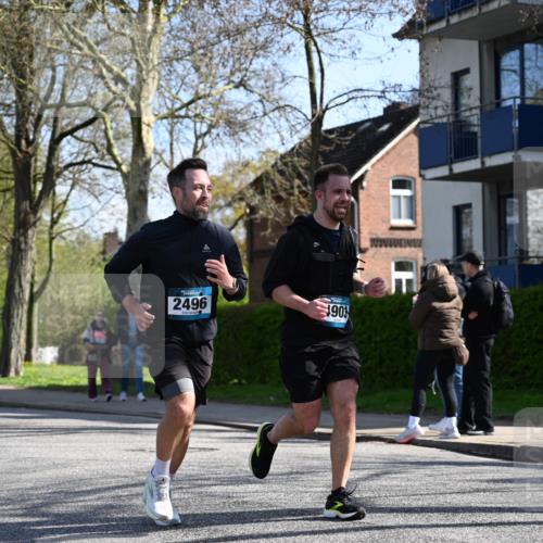 12.04.2026 - 45. Internationalen Wilhelmsburger Insellauf J. Mangold http://msf.ph/oto/9462809 12.04.2026 10:50:39 Ziel 4903, 2496, 2198, 2197, 3039, 3550, 4659, 2935, 5823, 2762, 2762, 5618, 4756, 2506, 3996, 5608, 2598 meine-sportfotos.de