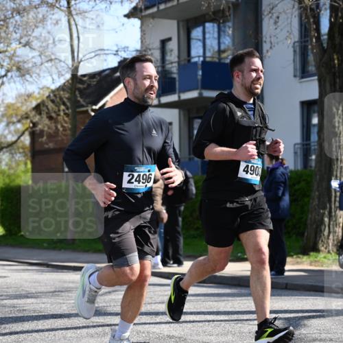 12.04.2026 - 45. Internationalen Wilhelmsburger Insellauf J. Mangold http://msf.ph/oto/9462820 12.04.2026 10:50:40 Ziel 4903, 2496, 2198, 2197, 3039, 3550, 4659, 2935, 5823, 2762, 5618, 4756, 2506, 3996, 5608, 2598 meine-sportfotos.de