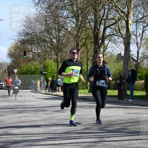 12.04.2026 - 45. Internationalen Wilhelmsburger Insellauf J. Mangold http://msf.ph/oto/9462827 12.04.2026 10:50:43 Ziel 4903, 2496, 2198, 2197, 3039, 3550, 4659, 2935, 5823, 2762, 5618, 4756, 2506, 3996, 5608, 2598, 3049, 4263 meine-sportfotos.de