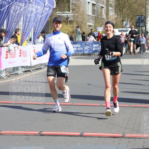 12.04.2026 - 45. Internationalen Wilhelmsburger Insellauf Strokosch-Dieckow http://msf.ph/oto/9462854 12.04.2026 11:11:53 Ziel 3758, 4252, 4744 meine-sportfotos.de