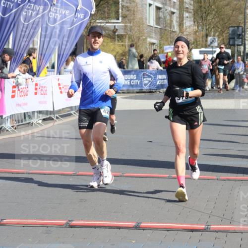 12.04.2026 - 45. Internationalen Wilhelmsburger Insellauf Strokosch-Dieckow http://msf.ph/oto/9462862 12.04.2026 11:11:53 Ziel 3758, 4252, 4744 meine-sportfotos.de