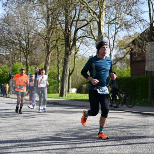 12.04.2026 - 45. Internationalen Wilhelmsburger Insellauf J. Mangold http://msf.ph/oto/9462864 12.04.2026 10:50:51 Ziel 2198, 2197, 3039, 3550, 4659, 2935, 5823, 2762, 2762, 5618, 4756, 2506, 3996, 5608, 2598, 2598, 3049, 4263, 5769, 3572 meine-sportfotos.de