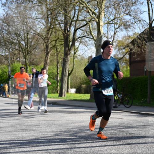 12.04.2026 - 45. Internationalen Wilhelmsburger Insellauf J. Mangold http://msf.ph/oto/9462865 12.04.2026 10:50:51 Ziel 2198, 2197, 3039, 3550, 4659, 2935, 5823, 2762, 2762, 5618, 4756, 2506, 3996, 5608, 2598, 2598, 3049, 4263, 5769, 3572 meine-sportfotos.de