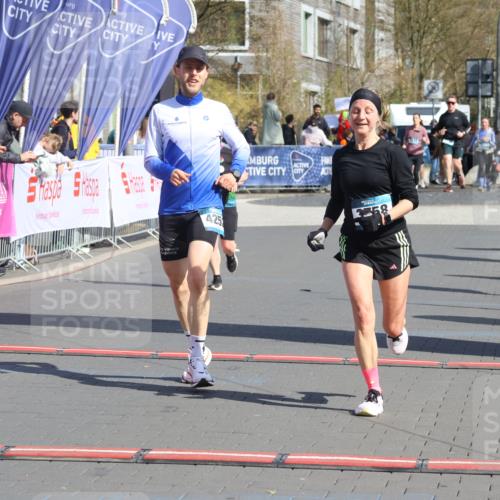 12.04.2026 - 45. Internationalen Wilhelmsburger Insellauf Strokosch-Dieckow http://msf.ph/oto/9462872 12.04.2026 11:11:53 Ziel 3758, 4252, 4744 meine-sportfotos.de