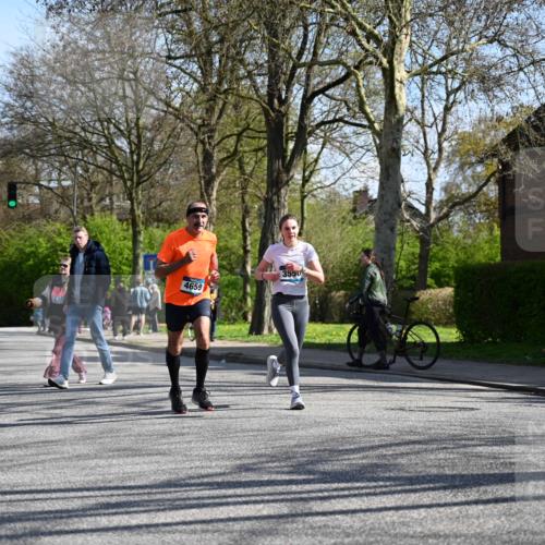 12.04.2026 - 45. Internationalen Wilhelmsburger Insellauf J. Mangold http://msf.ph/oto/9462873 12.04.2026 10:50:52 Ziel 2198, 2197, 3039, 3550, 4659, 2935, 5823, 2762, 5618, 4756, 2506, 3996, 5608, 2598, 3049, 4263, 5769, 3572 meine-sportfotos.de