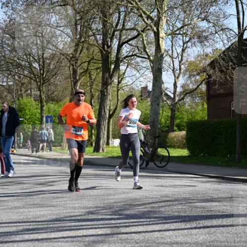 12.04.2026 - 45. Internationalen Wilhelmsburger Insellauf J. Mangold http://msf.ph/oto/9462878 12.04.2026 10:50:52 Ziel 2198, 2197, 3039, 3550, 4659, 2935, 5823, 2762, 5618, 4756, 2506, 3996, 5608, 2598, 3049, 4263, 5769, 3572 meine-sportfotos.de