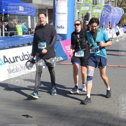 12.04.2026 - 45. Internationalen Wilhelmsburger Insellauf Strokosch-Dieckow http://msf.ph/oto/9462879 12.04.2026 10:53:08 Ziel 2625, 4008, 3237, 5727 meine-sportfotos.de