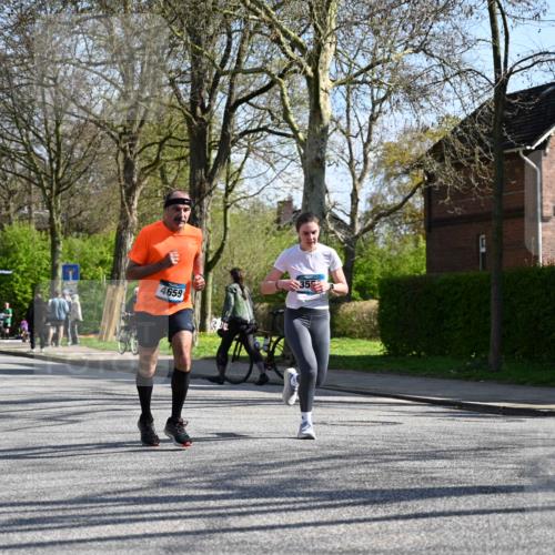 12.04.2026 - 45. Internationalen Wilhelmsburger Insellauf J. Mangold http://msf.ph/oto/9462885 12.04.2026 10:50:53 Ziel 2198, 2197, 3039, 3550, 4659, 2935, 5823, 2762, 5618, 4756, 2506, 3996, 5608, 2598, 3049, 3049, 4263, 5769, 3572, 4503 meine-sportfotos.de