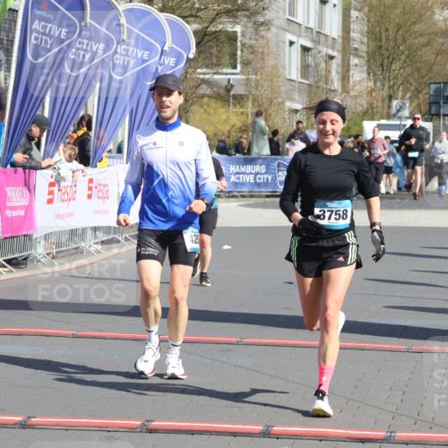 12.04.2026 - 45. Internationalen Wilhelmsburger Insellauf Strokosch-Dieckow http://msf.ph/oto/9462915 12.04.2026 11:11:54 Ziel 3758, 4252, 4744 meine-sportfotos.de