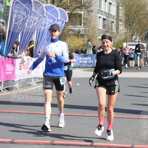 12.04.2026 - 45. Internationalen Wilhelmsburger Insellauf Strokosch-Dieckow http://msf.ph/oto/9462940 12.04.2026 11:11:54 Ziel 3758, 4252, 4744 meine-sportfotos.de