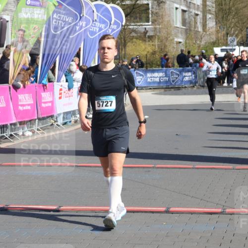 12.04.2026 - 45. Internationalen Wilhelmsburger Insellauf Strokosch-Dieckow http://msf.ph/oto/9462959 12.04.2026 10:53:11 Ziel 5727 meine-sportfotos.de