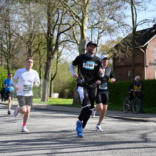 12.04.2026 - 45. Internationalen Wilhelmsburger Insellauf J. Mangold http://msf.ph/oto/9462965 12.04.2026 10:51:14 Ziel 2762, 5618, 4756, 2506, 3996, 5608, 2598, 3049, 4263, 5769, 3572, 4503, 3183, 3567, 2729, 5553, 2837, 4541, 2432 meine-sportfotos.de