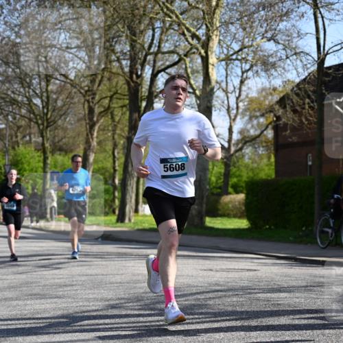 12.04.2026 - 45. Internationalen Wilhelmsburger Insellauf J. Mangold http://msf.ph/oto/9462974 12.04.2026 10:51:14 Ziel 2762, 5618, 4756, 2506, 3996, 5608, 2598, 3049, 4263, 5769, 3572, 4503, 3183, 3567, 2729, 5553, 2837, 4541, 2432 meine-sportfotos.de