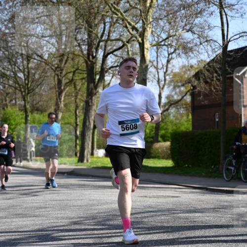 12.04.2026 - 45. Internationalen Wilhelmsburger Insellauf J. Mangold http://msf.ph/oto/9462977 12.04.2026 10:51:15 Ziel 2762, 5618, 4756, 2506, 3996, 5608, 2598, 3049, 4263, 5769, 3572, 4503, 3183, 3567, 2729, 5553, 2837, 4541, 2432 meine-sportfotos.de