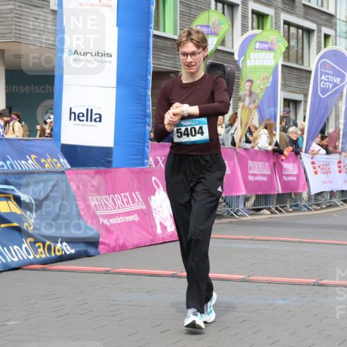 12.04.2026 - 45. Internationalen Wilhelmsburger Insellauf Strokosch-Dieckow http://msf.ph/oto/9462980 12.04.2026 13:17:06 Ziel 5404, 3704 meine-sportfotos.de
