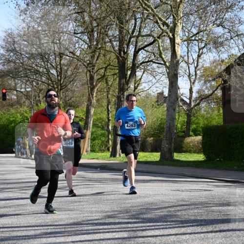 12.04.2026 - 45. Internationalen Wilhelmsburger Insellauf J. Mangold http://msf.ph/oto/9462987 12.04.2026 10:51:16 Ziel 2762, 5618, 4756, 2506, 3996, 5608, 2598, 3049, 4263, 5769, 3572, 4503, 3183, 3567, 2729, 5553, 2837, 4541, 2432 meine-sportfotos.de