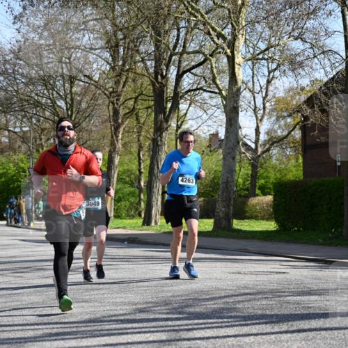 12.04.2026 - 45. Internationalen Wilhelmsburger Insellauf J. Mangold http://msf.ph/oto/9462992 12.04.2026 10:51:16 Ziel 2762, 5618, 4756, 2506, 3996, 5608, 2598, 3049, 4263, 5769, 3572, 4503, 3183, 3567, 2729, 5553, 2837, 4541, 2432 meine-sportfotos.de