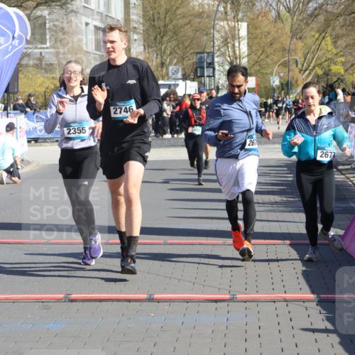 12.04.2026 - 45. Internationalen Wilhelmsburger Insellauf Strokosch-Dieckow http://msf.ph/oto/9463002 12.04.2026 10:53:17 Ziel 2746, 2355, 5491 meine-sportfotos.de