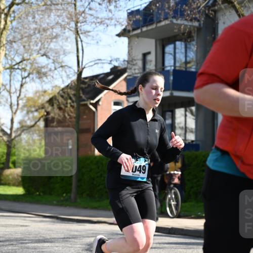 12.04.2026 - 45. Internationalen Wilhelmsburger Insellauf J. Mangold http://msf.ph/oto/9463004 12.04.2026 10:51:18 Ziel 5618, 4756, 2506, 3996, 5608, 2598, 3049, 4263, 5769, 3572, 4503, 3183, 3183, 3567, 2729, 5553, 2837, 4541, 2432, 4414 meine-sportfotos.de
