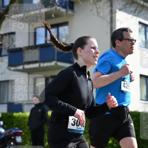 12.04.2026 - 45. Internationalen Wilhelmsburger Insellauf J. Mangold http://msf.ph/oto/9463015 12.04.2026 10:51:19 Ziel 5618, 4756, 2506, 3996, 5608, 2598, 3049, 4263, 5769, 3572, 4503, 3183, 3567, 2729, 5553, 2837, 4541, 2432, 4414 meine-sportfotos.de