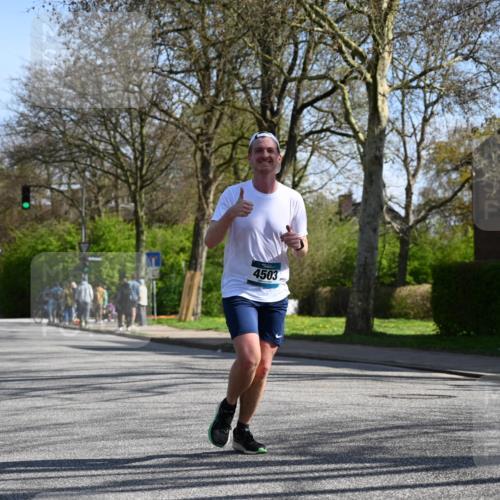 12.04.2026 - 45. Internationalen Wilhelmsburger Insellauf J. Mangold http://msf.ph/oto/9463039 12.04.2026 10:51:29 Ziel 3049, 4263, 5769, 3572, 4503, 3183, 3567, 2729, 5553, 2837, 4541, 2432, 4414, 4414, 5671, 4596, 4024, 5789, 3151, 3674, 3184 meine-sportfotos.de