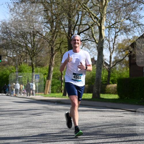 12.04.2026 - 45. Internationalen Wilhelmsburger Insellauf J. Mangold http://msf.ph/oto/9463043 12.04.2026 10:51:29 Ziel 3049, 4263, 5769, 3572, 4503, 3183, 3567, 2729, 5553, 2837, 4541, 2432, 4414, 4414, 5671, 4596, 4024, 5789, 3151, 3674, 3184 meine-sportfotos.de