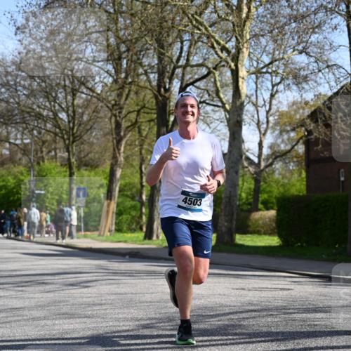 12.04.2026 - 45. Internationalen Wilhelmsburger Insellauf J. Mangold http://msf.ph/oto/9463044 12.04.2026 10:51:29 Ziel 3049, 4263, 5769, 3572, 4503, 3183, 3567, 2729, 5553, 2837, 4541, 2432, 4414, 4414, 5671, 4596, 4024, 5789, 3151, 3674, 3184 meine-sportfotos.de