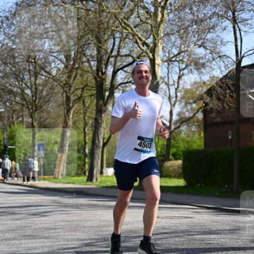 12.04.2026 - 45. Internationalen Wilhelmsburger Insellauf J. Mangold http://msf.ph/oto/9463048 12.04.2026 10:51:29 Ziel 3049, 4263, 5769, 3572, 4503, 3183, 3567, 2729, 5553, 2837, 4541, 2432, 4414, 4414, 5671, 4596, 4024, 5789, 3151, 3674, 3184 meine-sportfotos.de