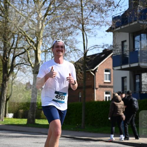 12.04.2026 - 45. Internationalen Wilhelmsburger Insellauf J. Mangold http://msf.ph/oto/9463053 12.04.2026 10:51:29 Ziel 3049, 4263, 5769, 3572, 4503, 3183, 3567, 2729, 5553, 2837, 4541, 2432, 4414, 4414, 5671, 4596, 4024, 5789, 3151, 3674, 3184 meine-sportfotos.de