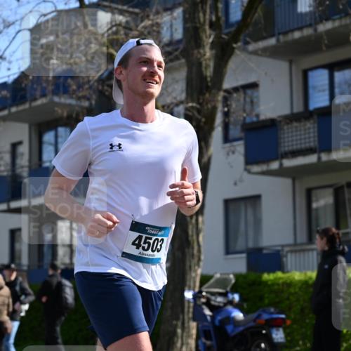 12.04.2026 - 45. Internationalen Wilhelmsburger Insellauf J. Mangold http://msf.ph/oto/9463066 12.04.2026 10:51:30 Ziel 3049, 4263, 5769, 3572, 4503, 3183, 3183, 3567, 2729, 5553, 2837, 4541, 2432, 4414, 5671, 4596, 4024, 5789, 3151, 3674, 3184 meine-sportfotos.de