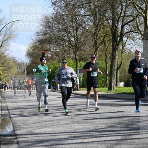 12.04.2026 - 45. Internationalen Wilhelmsburger Insellauf J. Mangold http://msf.ph/oto/9463079 12.04.2026 10:51:44 Ziel 3183, 3567, 2729, 5553, 2837, 4541, 2432, 4414, 5671, 5671, 4596, 4024, 5789, 3151, 3674, 3184, 3366, 3923, 3923, 3887, 3102, 3852, 2239, 2256, 2255, 5501, 5574, 4710 meine-sportfotos.de