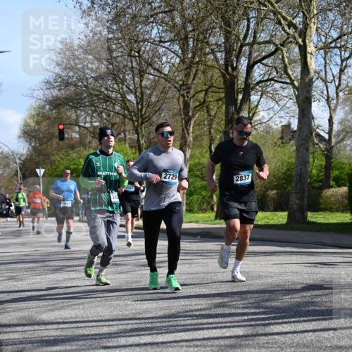 12.04.2026 - 45. Internationalen Wilhelmsburger Insellauf J. Mangold http://msf.ph/oto/9463091 12.04.2026 10:51:45 Ziel 3183, 3567, 2729, 5553, 2837, 4541, 2432, 4414, 5671, 4596, 4024, 5789, 3151, 3674, 3184, 3366, 3923, 3887, 3102, 3887, 3102, 3852, 2239, 2256, 2255, 5501, 5574, 4710 meine-sportfotos.de