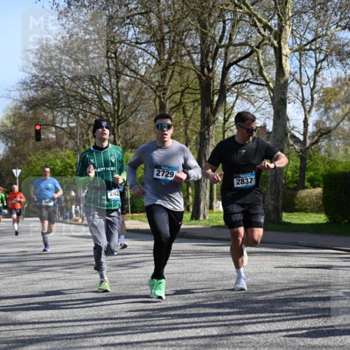 12.04.2026 - 45. Internationalen Wilhelmsburger Insellauf J. Mangold http://msf.ph/oto/9463098 12.04.2026 10:51:45 Ziel 3183, 3567, 2729, 5553, 2837, 4541, 2432, 4414, 5671, 4596, 4024, 5789, 3151, 3674, 3184, 3366, 3923, 3887, 3102, 3887, 3102, 3852, 2239, 2256, 2255, 5501, 5574, 4710 meine-sportfotos.de