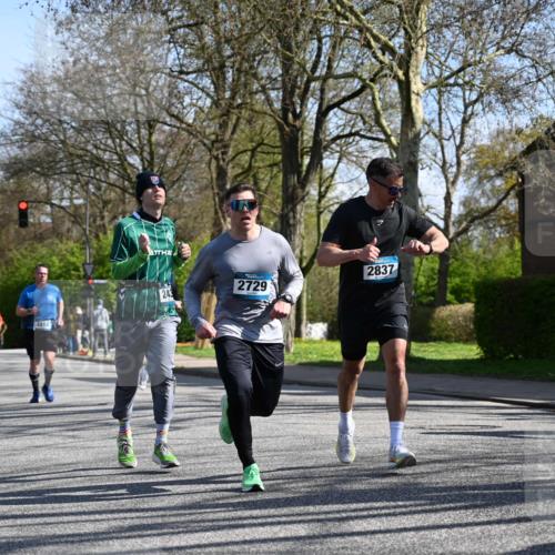 12.04.2026 - 45. Internationalen Wilhelmsburger Insellauf J. Mangold http://msf.ph/oto/9463100 12.04.2026 10:51:45 Ziel 3183, 3567, 2729, 5553, 2837, 4541, 2432, 4414, 5671, 4596, 4024, 5789, 3151, 3674, 3184, 3366, 3923, 3887, 3102, 3887, 3102, 3852, 2239, 2256, 2255, 5501, 5574, 4710 meine-sportfotos.de