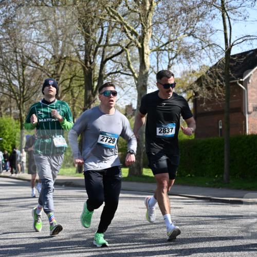 12.04.2026 - 45. Internationalen Wilhelmsburger Insellauf J. Mangold http://msf.ph/oto/9463108 12.04.2026 10:51:46 Ziel 3183, 3567, 2729, 5553, 2837, 4541, 2432, 4414, 5671, 4596, 4596, 4024, 5789, 3151, 3674, 3184, 3366, 3923, 3887, 3102, 3852, 2239, 2256, 2255, 5501, 5574, 4710 meine-sportfotos.de