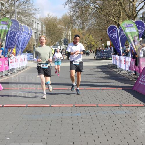 12.04.2026 - 45. Internationalen Wilhelmsburger Insellauf Strokosch-Dieckow http://msf.ph/oto/9463151 12.04.2026 11:12:13 Ziel 3029, 3028, 3751 meine-sportfotos.de
