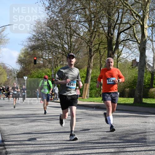 12.04.2026 - 45. Internationalen Wilhelmsburger Insellauf J. Mangold http://msf.ph/oto/9463156 12.04.2026 10:51:53 Ziel 3183, 3567, 2729, 5553, 2837, 4541, 2432, 4414, 5671, 4596, 4024, 5789, 3151, 3674, 3184, 3184, 3366, 3923, 3887, 3102, 3852, 2239, 2256, 2255, 2256, 2255, 5501, 5574, 4710, 4689, 4836 meine-sportfotos.de