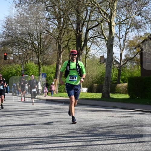 12.04.2026 - 45. Internationalen Wilhelmsburger Insellauf J. Mangold http://msf.ph/oto/9463181 12.04.2026 10:51:56 Ziel 3567, 2729, 5553, 2837, 4541, 2432, 4414, 5671, 4596, 4024, 5789, 3151, 3674, 3184, 3366, 3923, 3923, 3887, 3102, 3852, 2239, 2256, 2255, 5501, 5574, 4710, 4710, 4689, 4836, 3291 meine-sportfotos.de