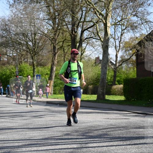 12.04.2026 - 45. Internationalen Wilhelmsburger Insellauf J. Mangold http://msf.ph/oto/9463185 12.04.2026 10:51:56 Ziel 3567, 2729, 5553, 2837, 4541, 2432, 4414, 5671, 4596, 4024, 5789, 3151, 3674, 3184, 3366, 3923, 3923, 3887, 3102, 3852, 2239, 2256, 2255, 5501, 5574, 4710, 4710, 4689, 4836, 3291 meine-sportfotos.de