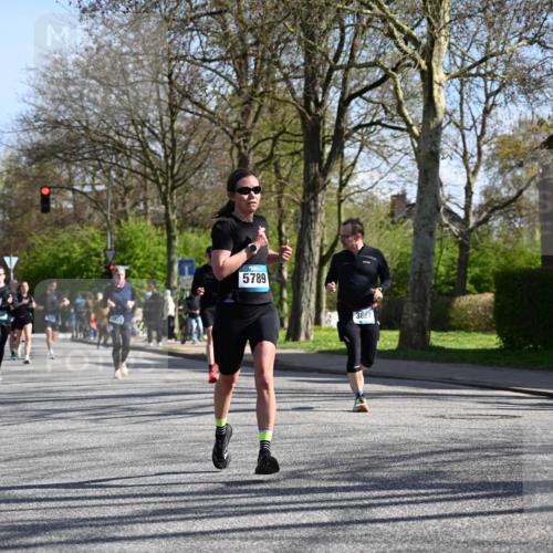 12.04.2026 - 45. Internationalen Wilhelmsburger Insellauf J. Mangold http://msf.ph/oto/9463209 12.04.2026 10:52:00 Ziel 4541, 2432, 4414, 5671, 4596, 4024, 5789, 3151, 3674, 3184, 3366, 3923, 3887, 3102, 3852, 2239, 2256, 2255, 5501, 5574, 4710, 4689, 4836, 3291, 5284, 3577, 2625 meine-sportfotos.de