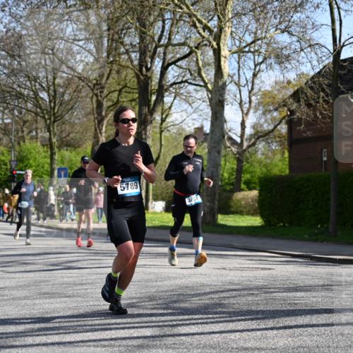 12.04.2026 - 45. Internationalen Wilhelmsburger Insellauf J. Mangold http://msf.ph/oto/9463212 12.04.2026 10:52:00 Ziel 4541, 2432, 4414, 5671, 4596, 4024, 5789, 3151, 3674, 3184, 3366, 3923, 3887, 3102, 3852, 2239, 2256, 2255, 5501, 5574, 4710, 4689, 4836, 3291, 5284, 3577, 2625 meine-sportfotos.de